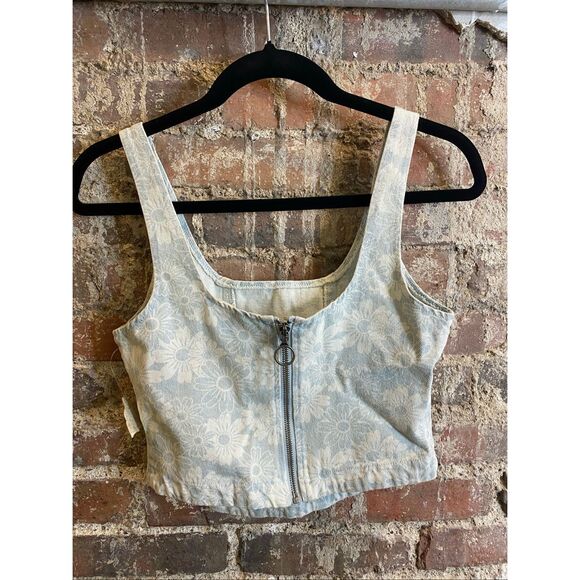 ALTAR’D STATE • Light Blue/White Floral Denim Jean Full Zip Back Sleeveless Crop - Picture 3 of 12